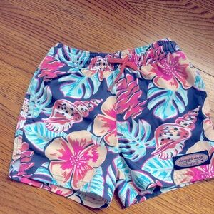 EUC Vineyard Vines Swim Trunks